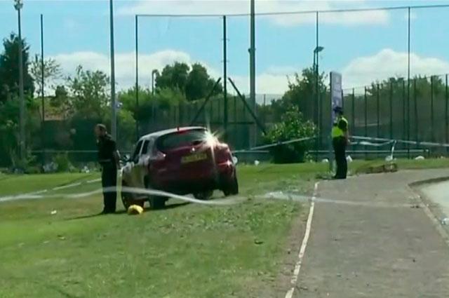 Mujer arrolló a tres niños y tres adultos en festividad musulmana celebrada en Inglaterra