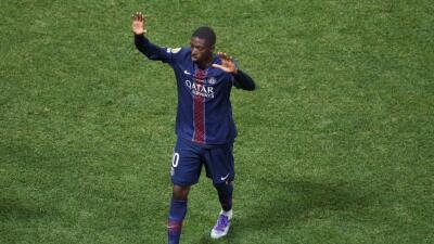 Ousmane Dembélé celebró su gol en PSG vs. Bayern Múnich recordando a Diogo Jota. 