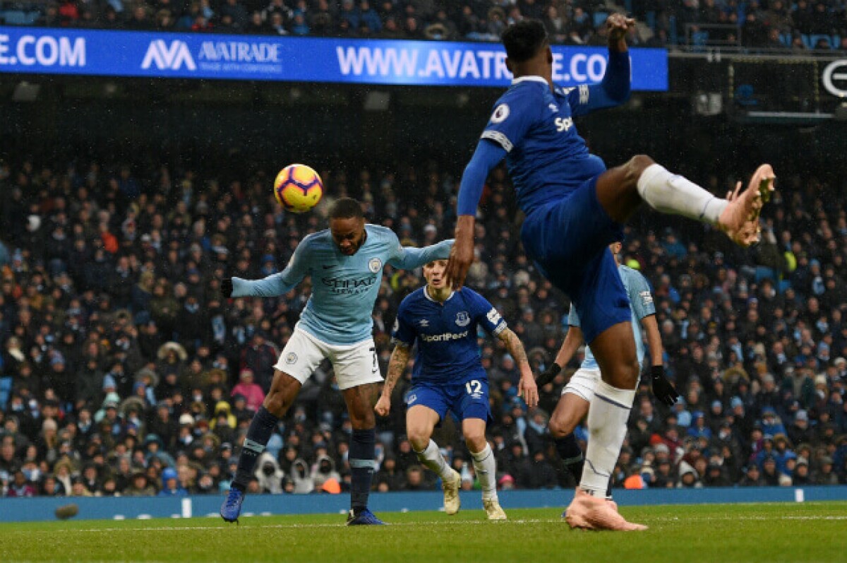 293731_yerryminaeverton151218afpe.jpg