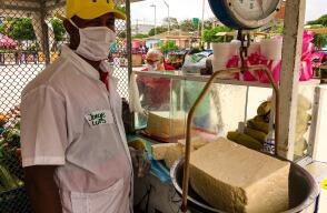 372162_BLU Radio // Mercado a tu barrio, comercio informal. // Foto: Alcaldía de Barranquilla