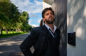 Esta noche Nuevo Rico, Nuevo Pobre.