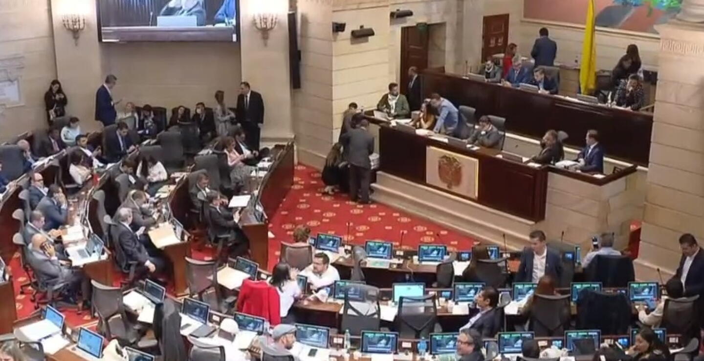 En nueva sesión en el Congreso solo se votaron dos artículos de la reforma a la salud
