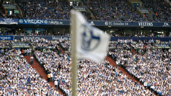 Banderín del córner en estadio. Banderín del córner en estadio.