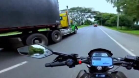 Efecto venturi pone en riesgo a los motociclistas Efecto venturi pone en riesgo a los motociclistas