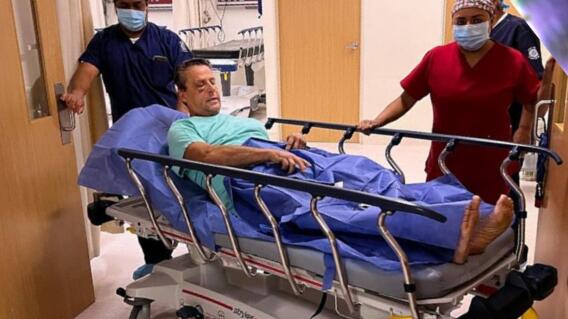 Reconocido actor mexicano tuvo que ser operado de emergencia tras golpiza que recibió en las afueras de su casa. Reconocido actor mexicano tuvo que ser operado de emergencia tras golpiza que recibió en las afueras de su casa.
