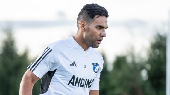 Radamel Falcao García en entrenamiento con Millonarios FC. Radamel Falcao García en entrenamiento con Millonarios FC.