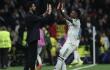 Álvaro Arbeloa junto a Vinícius en uno de los juegos del Real Madrid por Liga de España. 