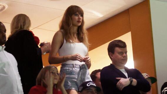 Abuchearon a Taylor Swift en el Super Bowl.jpg Abuchearon a Taylor Swift en el Super Bowl.jpg