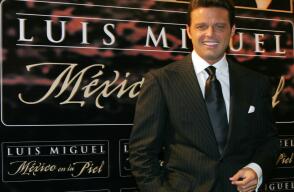1858_El cantante mexicano Luis Miguel sorprende en imágenes publicadas por sus fans. Foto: AFP