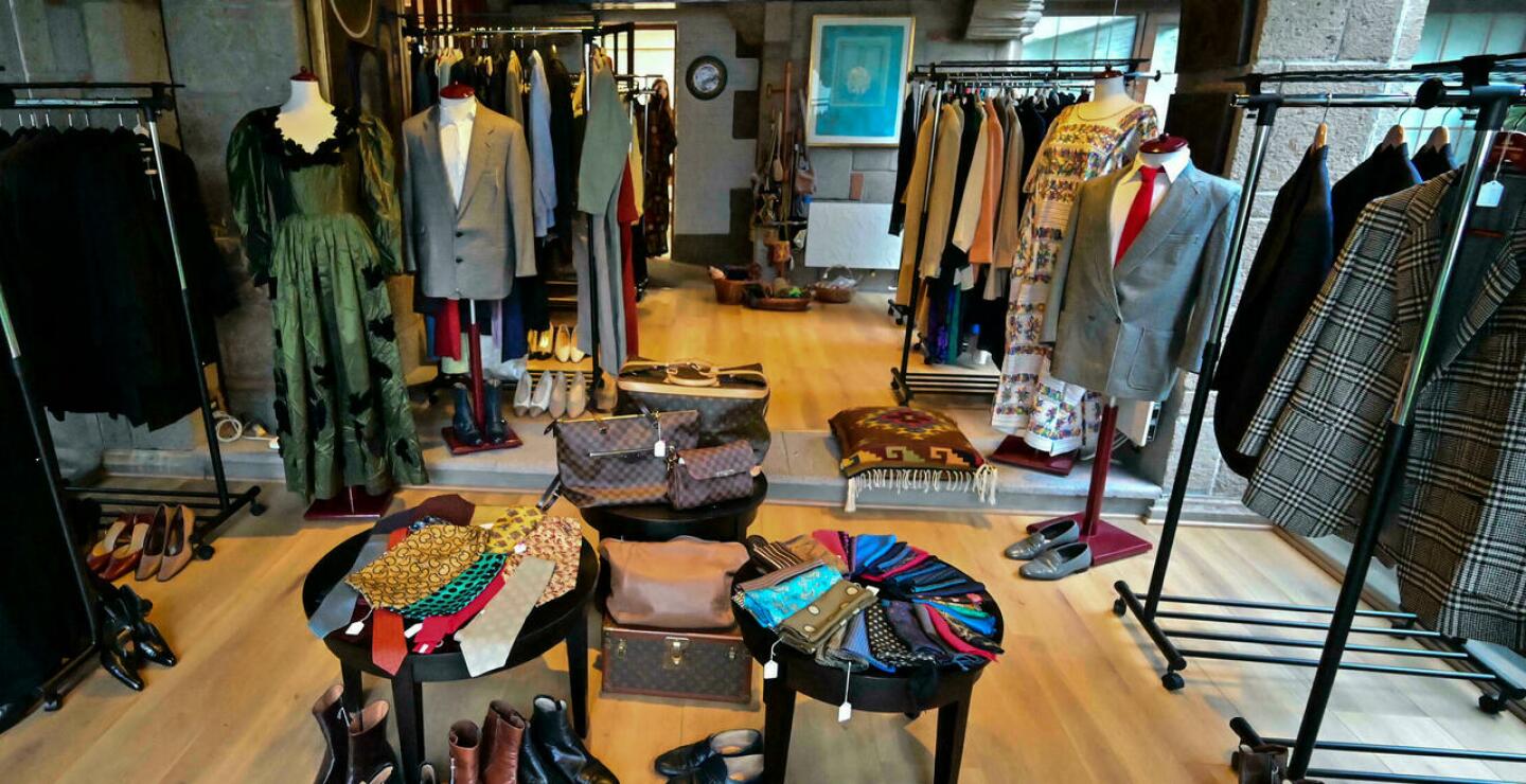 El objetivo principal de la venta es recaudar fondos para la fundación FISANIM, que apoya a niños de comunidades indígenas del sur de México, García Elizondo descarta una subasta donde podría sacar partido de la enorme popularidad de su abuelo.