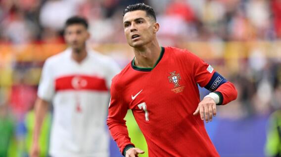 Cristiano Ronaldo en el partido vs Turquía. Cristiano Ronaldo en el partido vs Turquía.