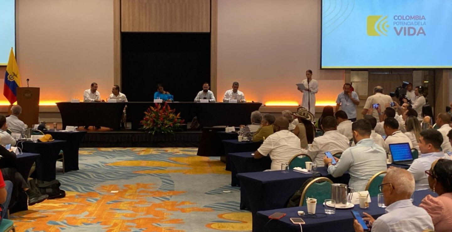 Por desplante de grupo de alcaldes y gobernadores, Petro se va de reunión sobre tarifas de energía  