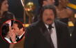 El inesperado beso en los Emmy 