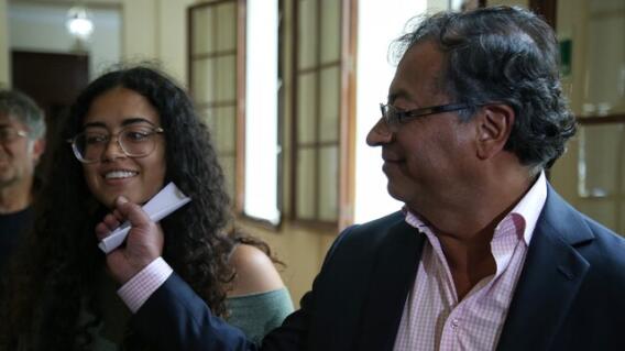 Petro sale en defensa de su hija, quien dijo que si Rodolfo gana habría “un estallido social” Petro sale en defensa de su hija, quien dijo que si Rodolfo gana habría “un estallido social”