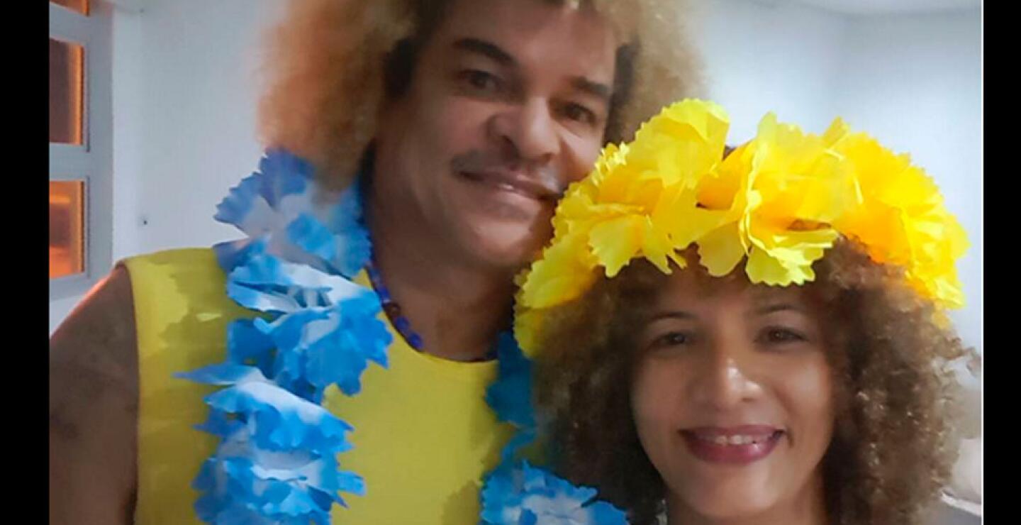 'El Pibe' Valderrama y su esposa.
