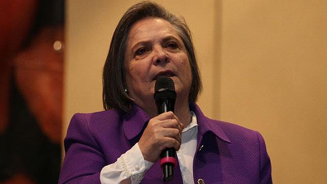 Clara López, indignada porque nombre de movimiento que lidera se lo dieron a un partido político Clara López, indignada porque nombre de movimiento que lidera se lo dieron a un partido político