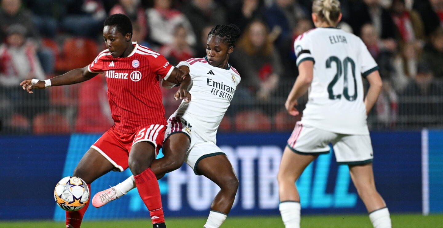 Linda Caicedo en acción de juego en Bayern Múnich vs. Real Madrid por Champions League femenina. 