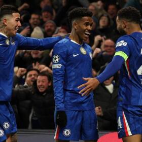 Estevao en Chelsea vs. Barcelona por la Champions League.