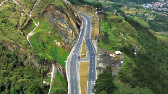 Vía Medellín-Bogotá Vía Medellín-Bogotá