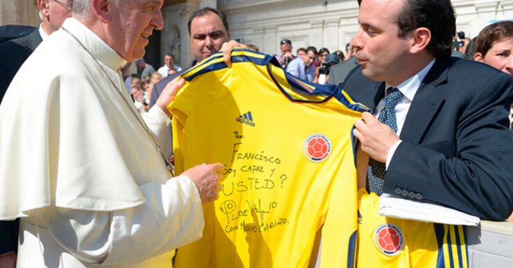 papacamisetacolombia_po.jpg