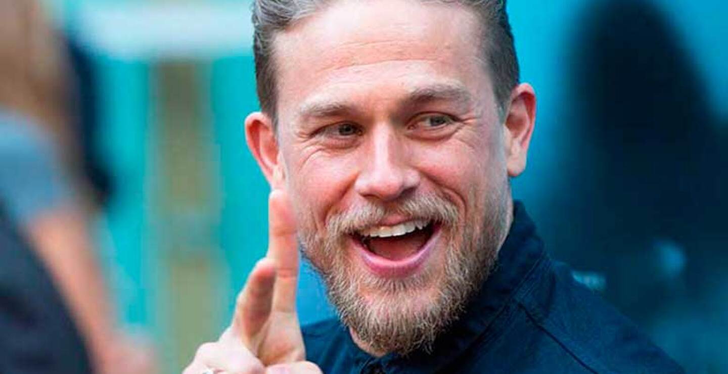 Charlie Hunnam: personificó a Pete Dunham en la película ´Green Street´, con lo que logró una gran aceptación del público británico.