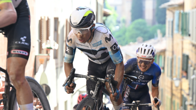 Nairo Quintana, protagonista en la etapa 11 del Giro de Italia 2025, yéndose en la fuga