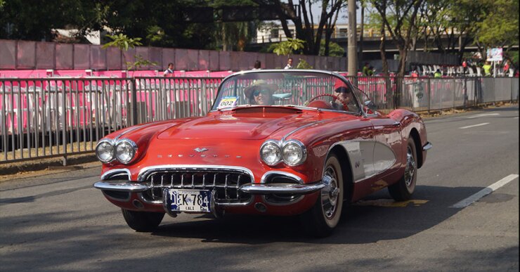 26-autos-antiguos-feria-de-cali-2015.jpg