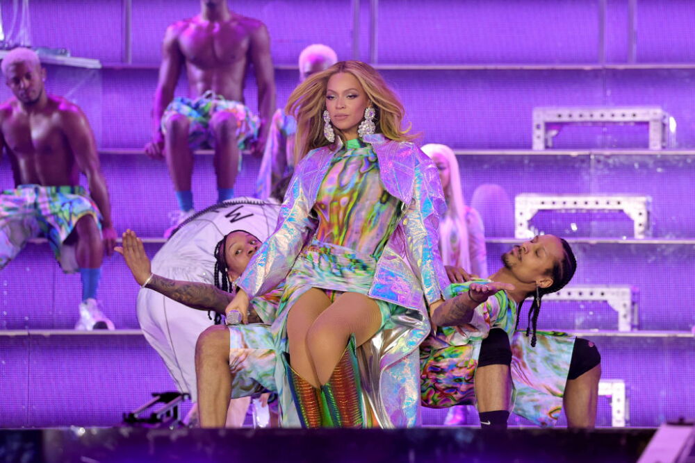 Beyoncé vistiendo un look de David Koma en el 'Renaissance World Tour'