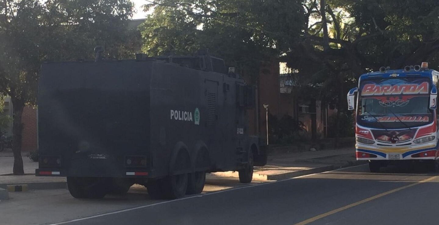 276405_El Esmad reforzó su presencia en la zona para atender eventuales disturbios. Foto: Diana Ospino