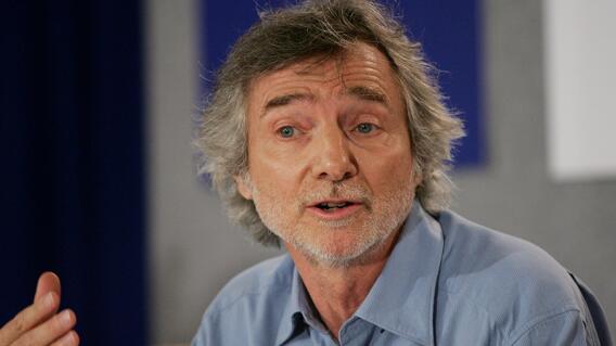 173008_curtis-hanson.jpg 173008_curtis-hanson.jpg