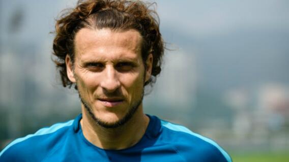 281125_diego_forlan_060618_afpe.jpg