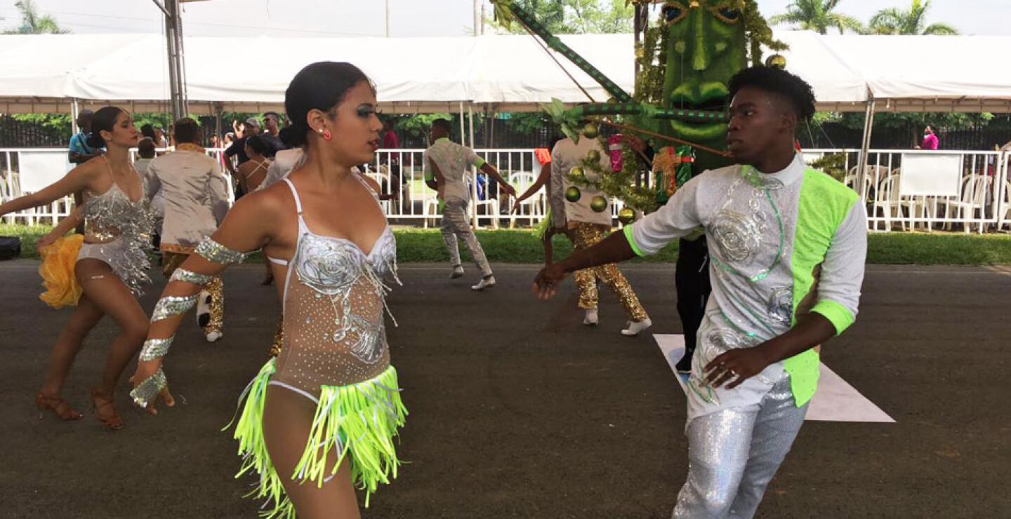 Predominará el color blanco en los vestuarios, pues este año la Feria dirá sí a la paz de Colombia. Estarán más de 1.250 bailarines de más de 20 escuelas de Cali.