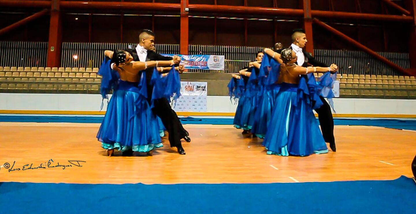 El club caleño Imperio Juvenil, encabezado por los campeones del mundo en baile deportivo Jefferson Benjumea y Adrianita Ávila, expuso el baile deportivo en todas sus modalidades con los ritmos latinos y estándar, samba, rumba bolero, cha cha chá, jive, v