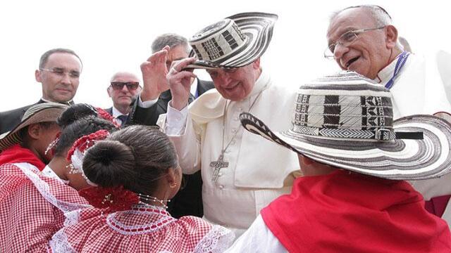 El papa Francisco con el sombrero vueltiao, más colombiano que nunca