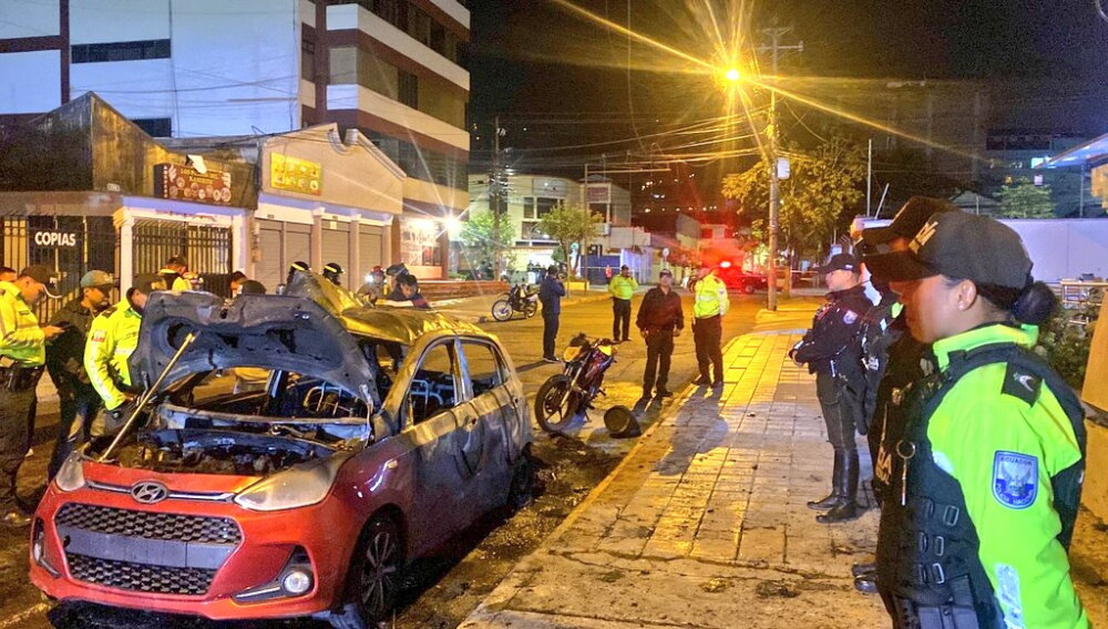 carro bomba en ecuador.jpg