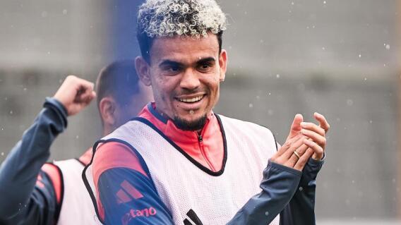Luis Díaz ya se entrenó con sus nuevos compañeros en Bayern Múnich. 