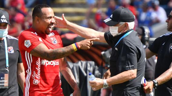 Felipe Pardo, jugador, y Julio Comesaña, entrenador, de Independiente Medellín Felipe Pardo, jugador, y Julio Comesaña, entrenador, de Independiente Medellín