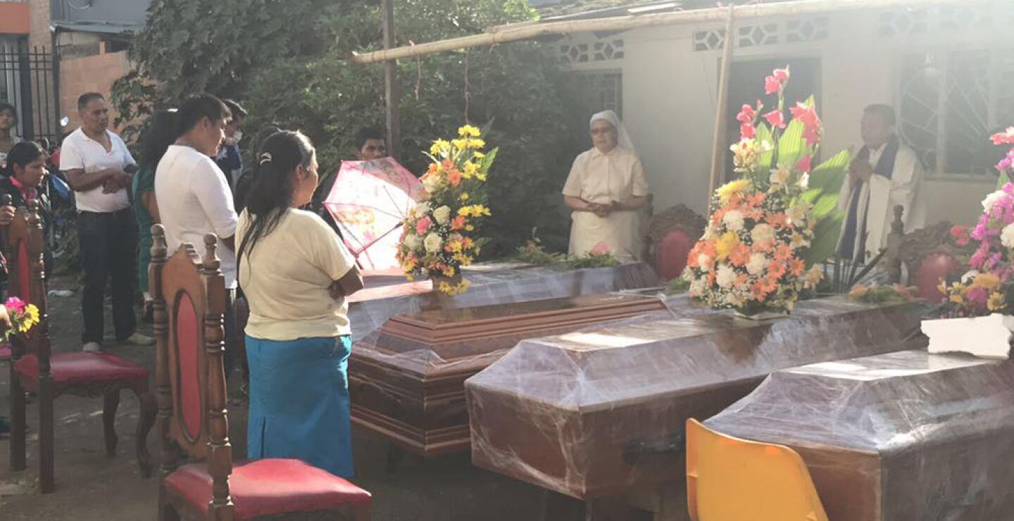 281520_BLU Radio. Velan a los muertos en Mocoa - BLU Radio