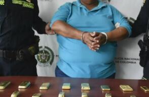 Capturan a hombre que ocultaba 20 lingotes de oro en el cuerpo 