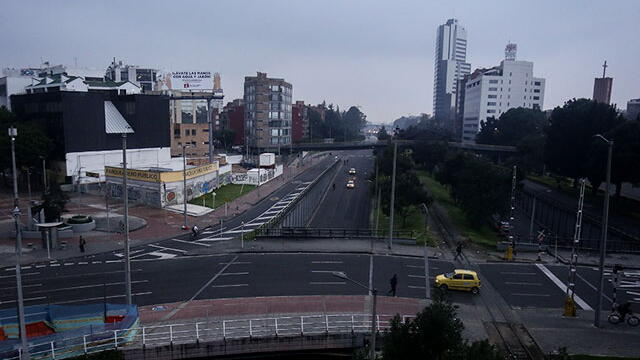 Calles vacías y transmilenios desocupados: así se ve Bogotá en plena cuarentena 
