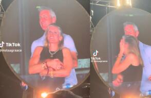 Empresario fue pillado en situación romántica con la jefe de recursos humanos en pleno 