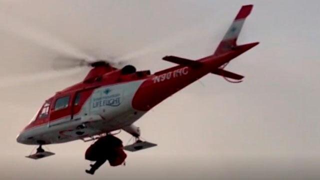 Duró enterrada diez minutos: helicóptero rescató a mujer atrapada en la nieve