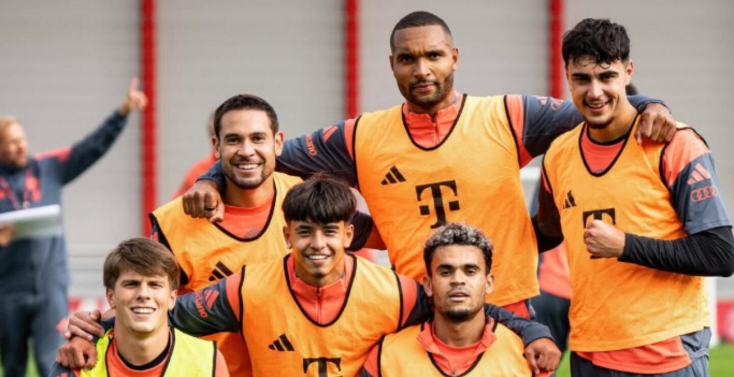 Luis Díaz y sus compañeros de Bayern Múnich antes de su partido contra Werder Bremen. 