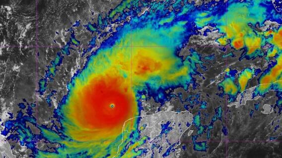 Captan el ojo del huracán Milton Captan el ojo del huracán Milton
