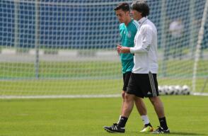 288585_lowozil_260918afpe.jpg