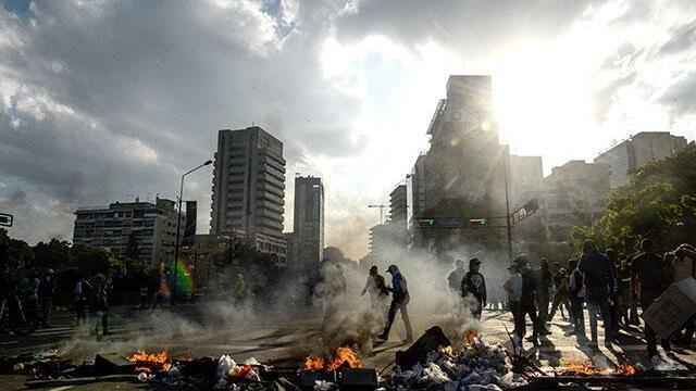 Nueva marcha en Venezuela terminó en disturbios y dejó 17 heridos