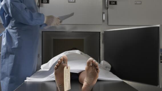 Mujer revive en la morgue después de ser declarada muerta Mujer revive en la morgue después de ser declarada muerta