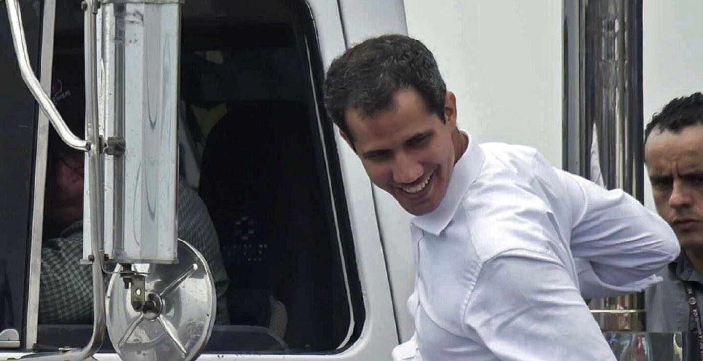 328278_BLU Radio, Juan Guaidó con ayuda humanitaria / Foto: AFP