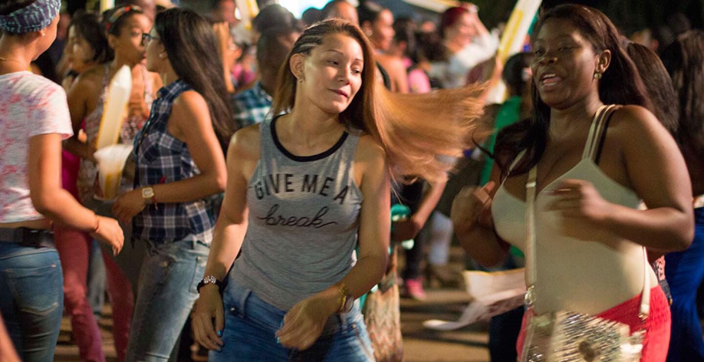 El Festival de Música del Pacífico cumple 20 años de memoria viva, pasión y folclor del litoral. Es una celebración que todos podrán disfrutar gratis en la Unidad Deportiva Alberto Galindo, contiguo al Coliseo del Pueblo, hasta el próximo 15 de agosto. El Festival de Música del Pacífico cumple 20 años de memoria viva, pasión y folclor del litoral. Es una celebración que todos podrán disfrutar gratis en la Unidad Deportiva Alberto Galindo, contiguo al Coliseo del Pueblo, hasta el próximo 15 de agosto.