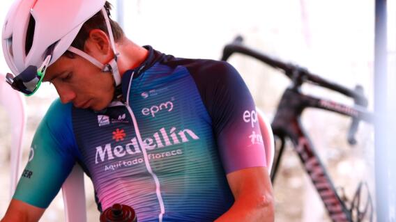 Miguel Ángel López, ciclista colombiano del Team Medellín, previo a una carrera Miguel Ángel López, ciclista colombiano del Team Medellín, previo a una carrera
